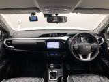 シンプルながら機能性溢れる運転席廻りです。視界性もよく、運転しやすいですよ。
