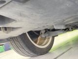 お車を安心してお乗りいただく為には、足回りの定期点検が欠かせません。サービスサポート(有償保証)では無料点検もご提供しており、安心のカーライフをお過ごしいただけるサポート体制が整っています。