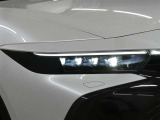 LEDヘッドライトです。デザイン性がよくとても明るいので、夜間の走行や悪天候でも安心です。しかも長寿命!