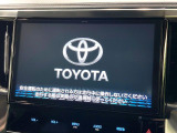 【大画面ナビ】人気の大型10インチナビを装備。存在感のある大画面はインパクト大!ナビ利用時のマップ表示は見やすく、テレビやDVDは臨場感がアップ!いつものドライブがグッと楽しくなります♪
