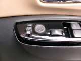 ドアミラーの鏡面の調節、格納は運転席からすべて操作できます!