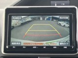 バックガイドモニターで、後方を確認しながら安心して駐車することができます。運転初心者も熟練者も必須の機能ですよ!