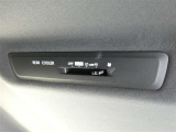 後部座席用にリヤクーラーが装備されています。暑い夏でも涼しい風で快適な空間が広がります。