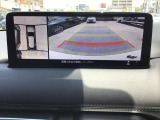 360&deg;ビューモニターでは前後左右4つのカメラ映像をさまざまな走行状況に応じて切り替えてセンターディスプレイに表示することで、駐車時や狭い道でのすれ違い時、見通しの悪い交差点進入時でも安心感を高めます