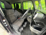 運転席シート廻りは使用感も少なく、良好な状態となっています。丁寧に使われていたことがよくわかりますね。