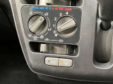 ダイヤル式のエアコンですので、カンタン操作で常に車内を快適な温度にします