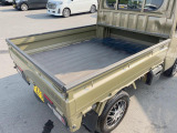 積み下ろしのしやすいデッキにはたっぷりと荷物を積み込んでいただけます。遊びから仕事まで、様々なシーンで頼れます♪