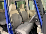 乗降がしやすい運転席。
