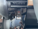 シフト廻り ドライブモード切り替え、オートホールド機能スイッチに電磁式パーキングブレーキ