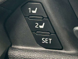 【運転席ポジションメモリー付パワーシート】ワンタッチで記憶させていたシートの前後・リクライニングはもちろん、シートリフターも備えます☆快適なドライブをお楽しみ下さい♪