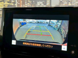 【バックカメラ】運転席から画面上で安全確認ができます。駐車が苦手な方にもオススメな便利機能です。