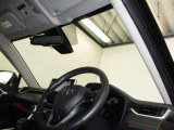 見通しのよいすっきりとした視界で、誰でも運転しやすいです。運転のしやすさは疲れにくさにも繋がりますよ♪