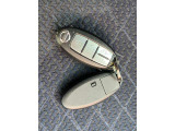 日産インテリジェントキー!遠くからでも鍵を開けられます。ハザード ランプが連動して光ってくれるのも 確認しやすくていいですよね♪