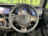 【純正革巻きステアリング】上質な革を使用することで、手にしっかり馴染みとても運転しやすいハンドルです♪
