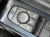 ボタン一つで、ミラーの開閉ができる電動格納式ドアミラー。すれ違いの時や、パーキングの時にこすりにくくなります!