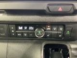 フロント両席にはシートヒーターが付いています!寒い日に便利な装備ですね。