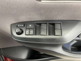 パワーウィンドウスイッチで運転席から全席の窓の開閉ができます♪