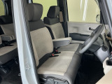 当車両は、次のお客様に気持ちよくお乗りいただくため、専門スタッフによる【徹底シートクリーニング】を施工済みです!