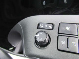 駐車時や狭い道でのすれ違い時に気を使うミラー。電動格納式ドアミラーはそんな時に便利です。