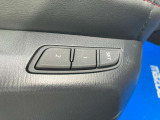 パワーシートには2つのシートポジションを記憶させるメモリー機能付き。ご夫婦で運転される場合にはそれぞれのシートポジションへの調整もボタン一つで簡単です♪