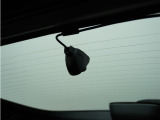 ◆リアにもドライブレコーダーを装備しております◆映像・音声などを記録する自動車用の装置です。もしもの事故の際の記録はもちろん、旅行の際の思い出としてドライブの映像を楽しむことができます。