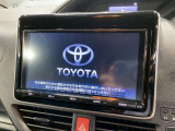【純正ナビを装備しております。ナビの使いやすさはもちろん、オーディオ機能も充実!キャンプや旅行はもちろん、通勤や買い物など普段のドライブも楽しくなるはず♪