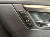 【運転席ポジションメモリー付パワーシート】ワンタッチで記憶させていたシートの前後・リクライニングはもちろん、シートリフターも備えます☆快適なドライブをお楽しみ下さい♪