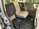 後席をはね上げれば、「もうひとつの荷室」が生まれます。