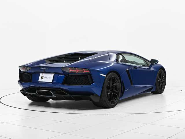 ランボルギーニ アヴェンタドール LP700-4 4WD 4WD の中古車詳細