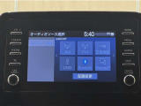 ディスプレイオーディオを装備。スマホと車をつなぐことで、これまでのナビに加えていろんなサービスが楽しめます。
