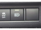 オートマチックハイビームとは、先行車や対向車のライトを認識し、ハイビームとロービームを自動で切り替える機能です。夜道の視界を確保します。詳細は販売店スタッフまでおたずねください。