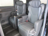 ゆとりある広々とした車内空間は、ドライブを始め買い物やレジャーなど、幅広く活躍します。一人でもみんなとでもお出かけを楽しみましょう!