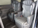 ゆとりある広々とした車内空間は、ドライブを始め買い物やレジャーなど、幅広く活躍します。一人でもみんなとでもお出かけを楽しみましょう!