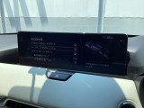 ハンドル操作をアシストすることにより車線からの逸脱回避を支援します。