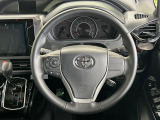 【純正革巻きステアリング】上質な革を使用することで、手にしっかり馴染みとても運転しやすいハンドルです♪