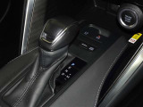 電動パーキングブレーキ・ブレーキホールドを装備してます。ホールド機能は信号待ちが多い一般道で疲労軽減になり、大好評です!