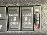 【両側パワースライドドア】スマートキーや運転席のスイッチで後席両側スライドドアの開閉が可能♪電動だから力を入れてドアを開ける必要が無く、小さなお子様でも簡単に開け閉めでき快適です♪