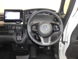 機能的にまとめられた運転席回り。運転しやすさにこだわりました。