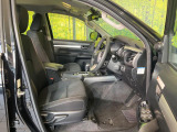 運転席シート廻りは使用感も少なく、良好な状態となっています。丁寧に使われていたことがよくわかりますね。