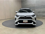 お車購入のポイントとなるフロントマスクです!シャープな目つきが印象的なデザインのヘッドランプです。
