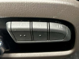 【運転席ポジションメモリー付パワーシート】ワンタッチで記憶させていたシートの前後・リクライニングはもちろん、シートリフターも備えます☆快適なドライブをお楽しみ下さい♪