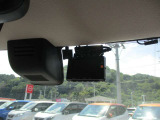 もし事故を起こしてしまったら。そんな時に心強い味方になるのが、運転の記録を映像と音で記録するドライブレコーダーです。