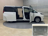 スライドドアは子供やお年寄りでも乗り降りしやすい!狭い場所に駐車した時、壁や隣の車にドアをぶつける心配もありません。雨の日で濡れにくく、お子様のいるママにもおススメな機能です!☆両側電動です♪☆