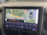 【パノラミックビューモニター】専用のカメラにより、上から見下ろしたような視点で360度クルマの周囲を確認することができます☆死角部分も確認しやすく、狭い場所での切り返しや駐車もスムーズに行えます。