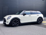 数あるMINI中古車より弊社のお車をご覧頂き、ありがとうございます!弊社はMINI正規販売店であり、整備を整えてからのご納車となりますので安心してお乗り頂けます。もちろん全国にご納車も可能です!