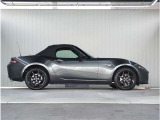 【艶のあるボディ】外装も目立つキズ等も無くコンディション良好です。入庫時にしっかりと洗車しております。