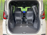 普段のお買い物や通勤、送迎等に十分な荷室スペースを確保しております。セカンドシートを倒すと、大きな荷物の積載も可能です♪