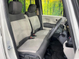 運転席シート廻りは使用感も少なく、良好な状態となっています。前オーナー様が丁寧に使っていたことがよくわかりますね。