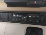 オートエアコン装着車で車内はいつも快適です!