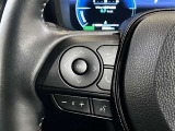 ステアリングスイッチ付き。前方から目を離すことなく操作することが可能です。